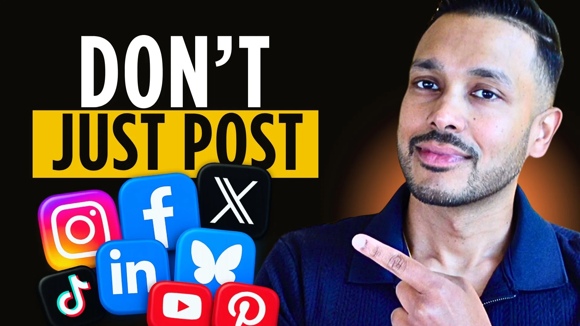 Content distribution calendar with social media icons